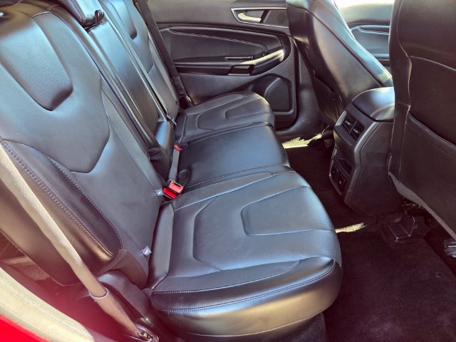 Used 2017 Ford Edge Titanium w/ Technology Package AWD/4WD image 14
