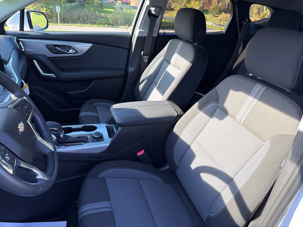 New 2026 Chevrolet Blazer LT w/ Convenience Package AWD/4WD image 9