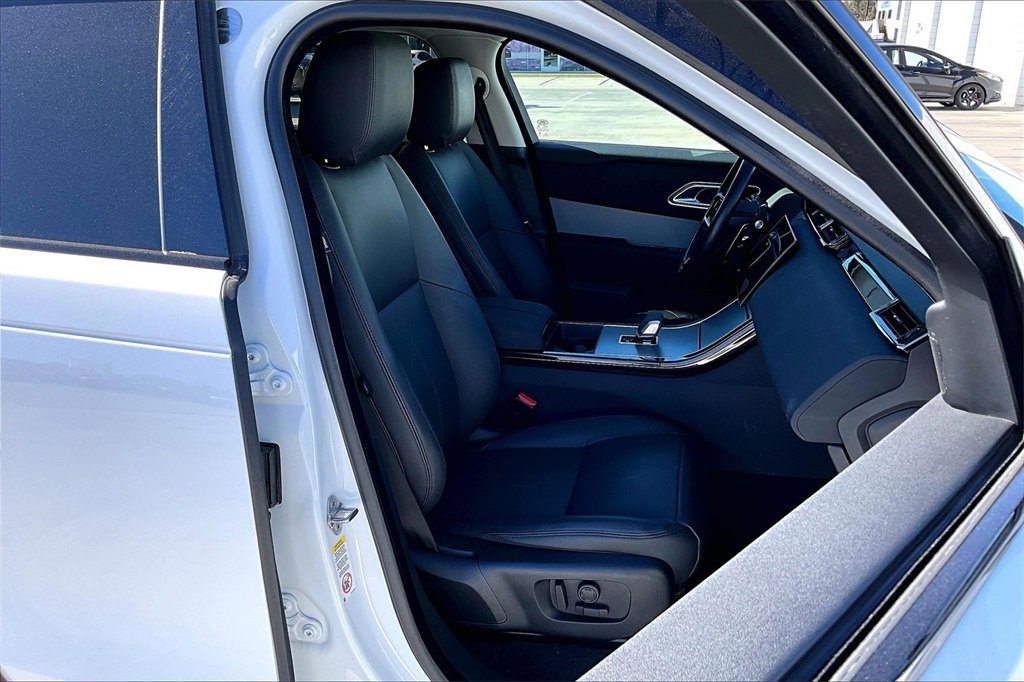 Used 2024 Land Rover Range Rover Velar S image 8