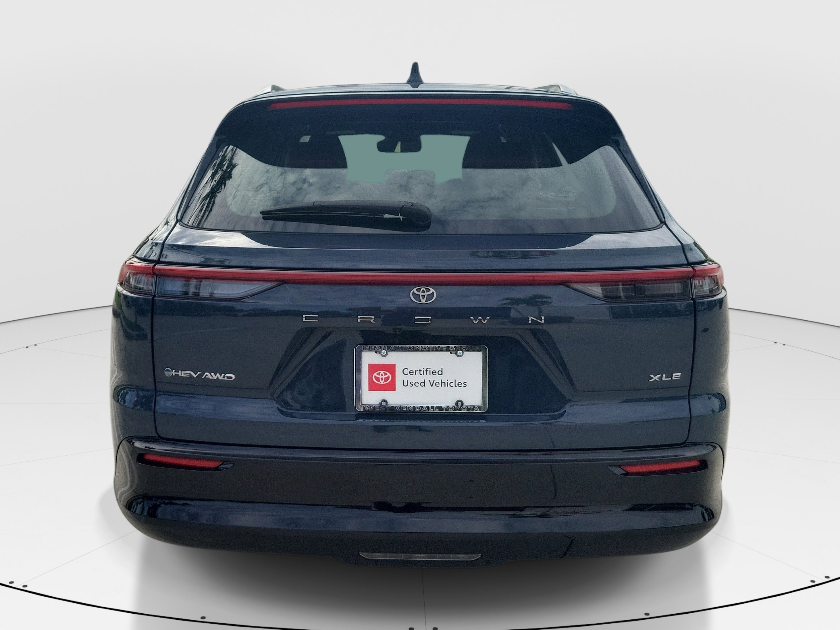 Certified 2025 Toyota Crown Signia AWD/4WD image 6