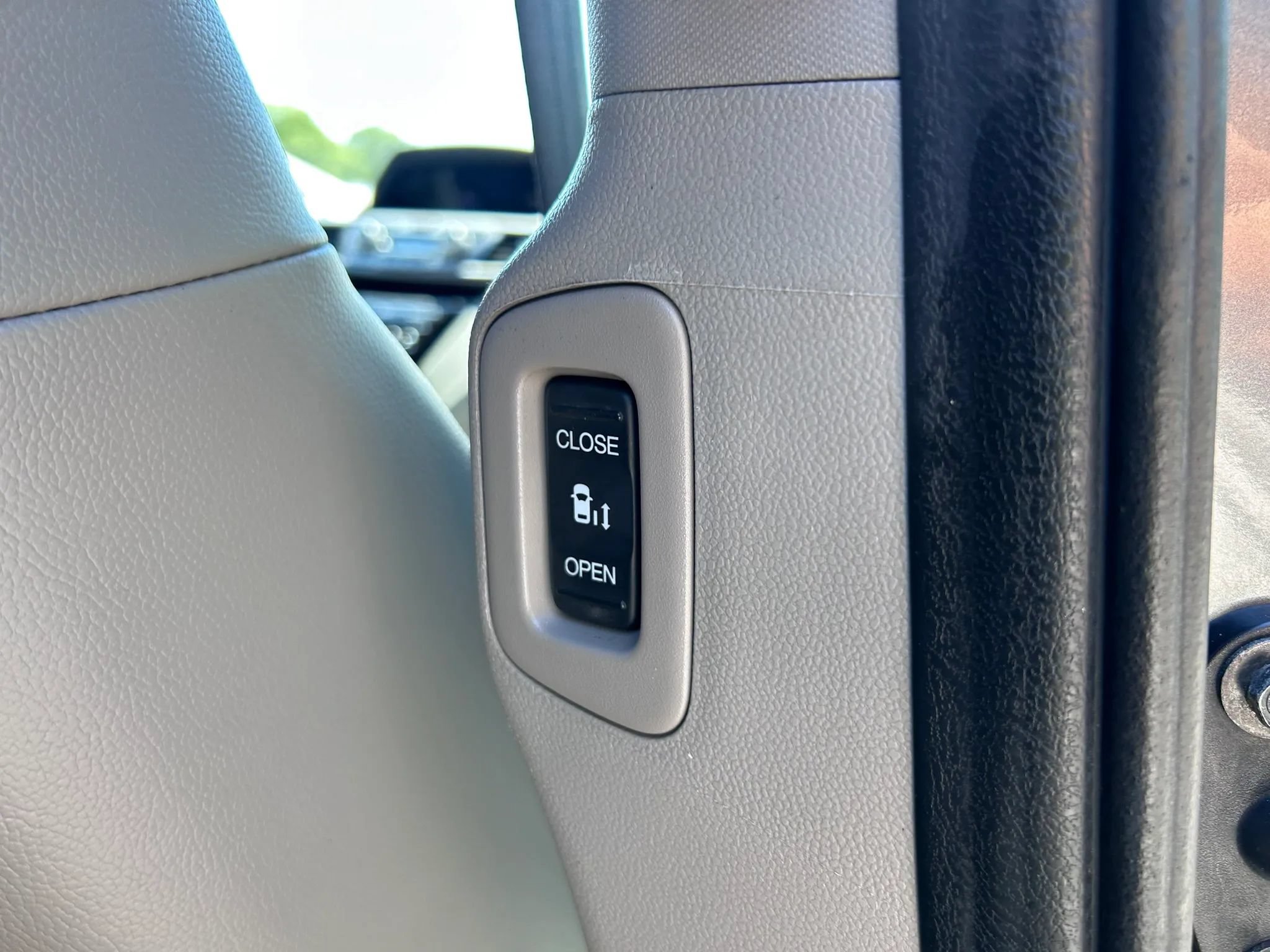 Used 2012 Honda Odyssey EX-L image 38