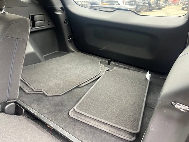 Used 2019 Chevrolet Equinox LT w/ Driver Convenience Package AWD/4WD image 22
