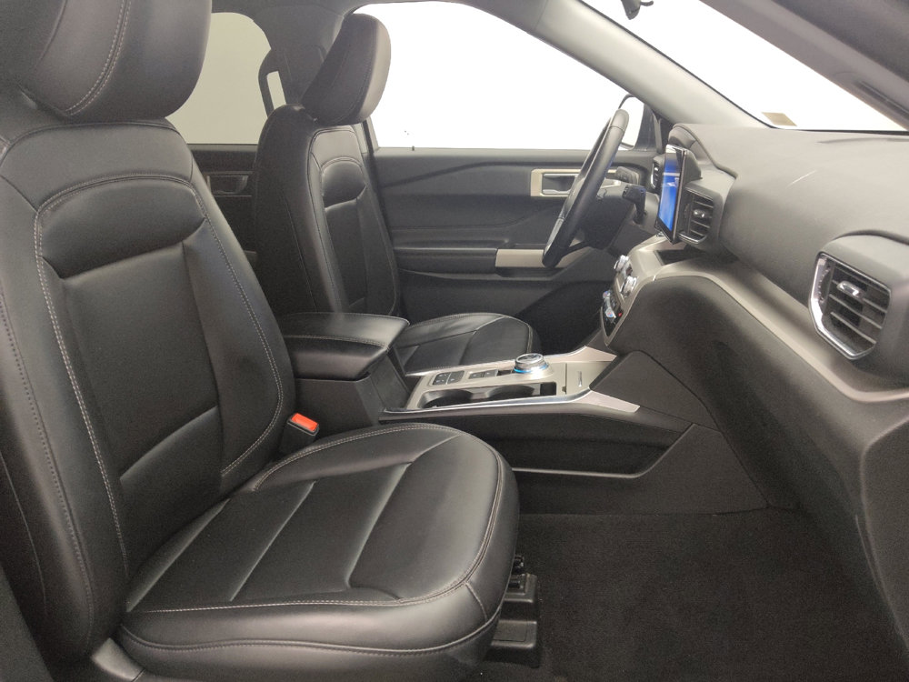 Used 2023 Ford Explorer XLT w/ Equipment Group 202A image 21