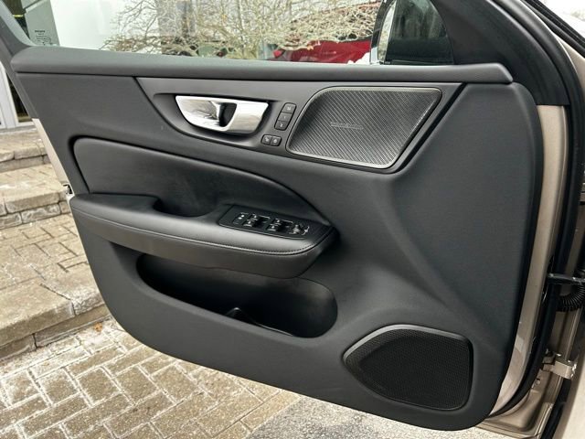 Used 2023 Volvo S60 B5 Plus w/ Climate Package image 9
