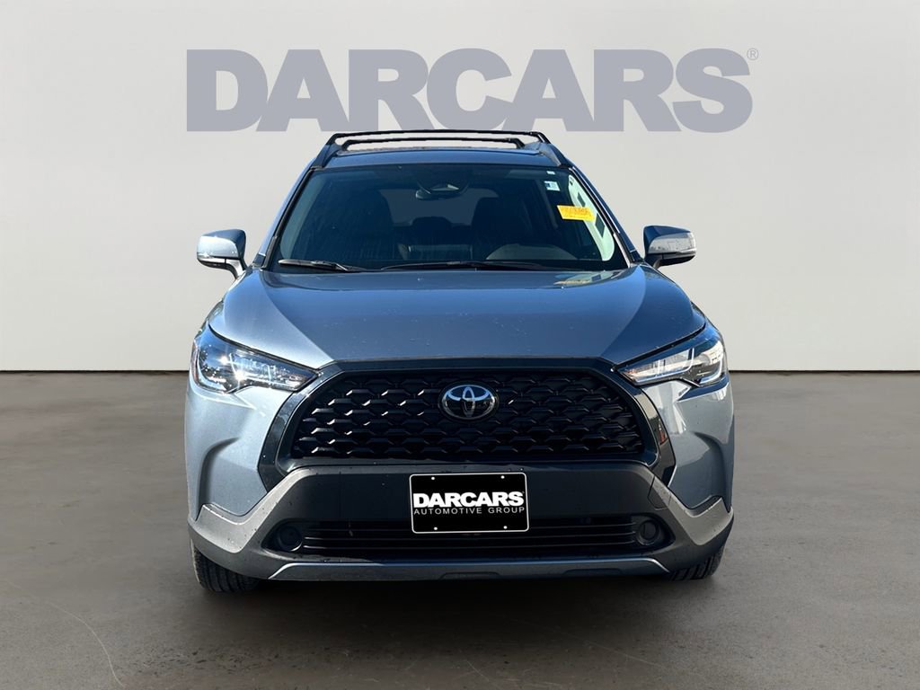 Used 2024 Toyota Corolla Cross LE image 2