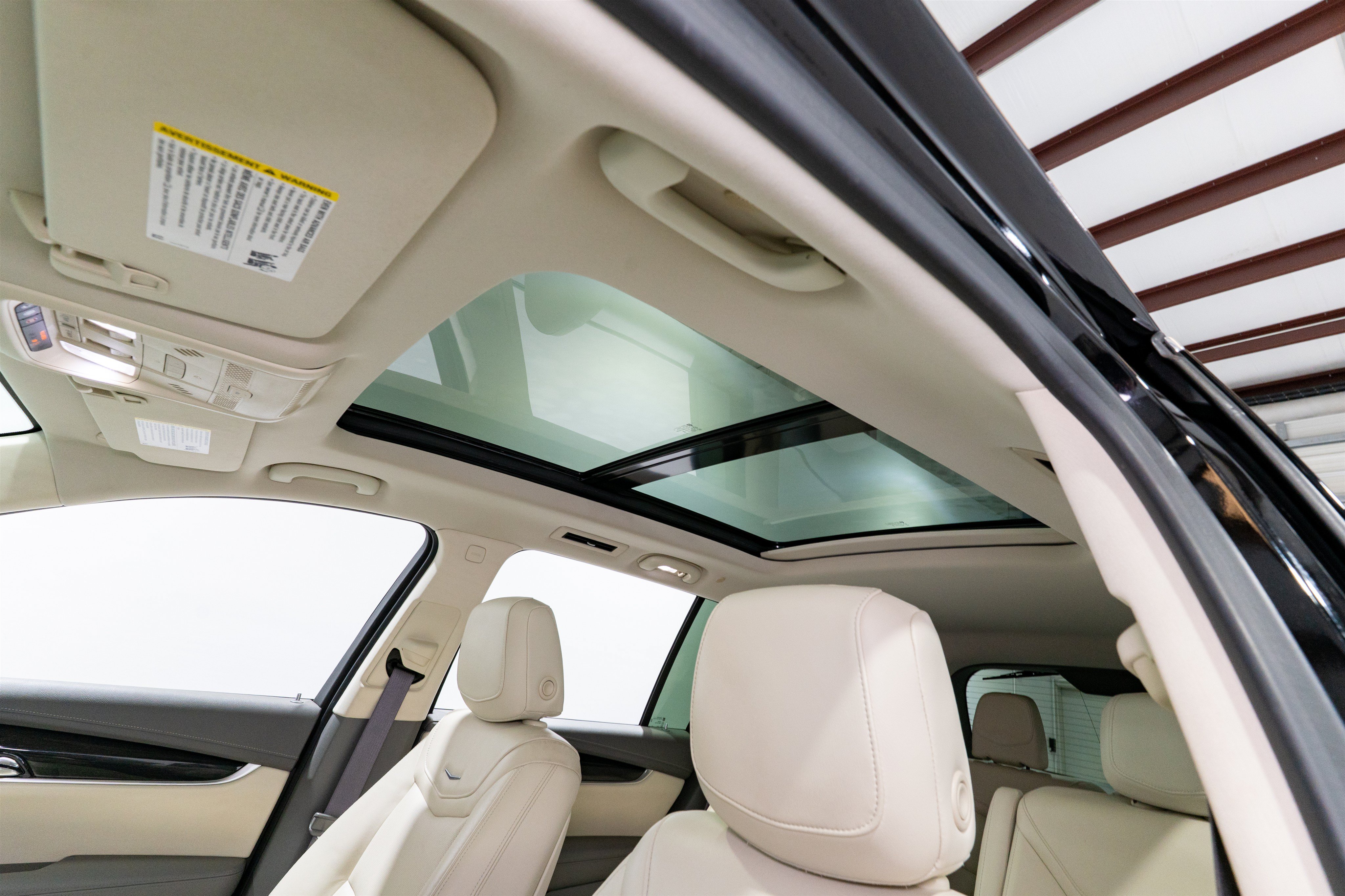 Used 2020 Cadillac XT6 Premium Luxury w/ LPO, Floor Liner Package AWD/4WD image 16