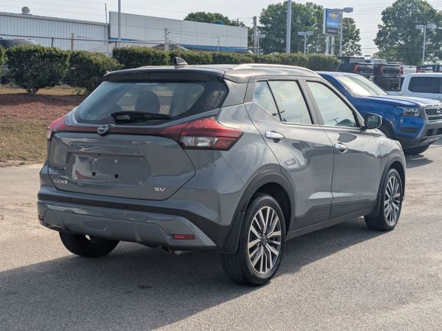 Used 2024 Nissan Kicks SV image 3