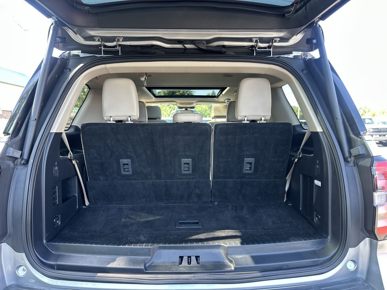 Used 2024 Ford Expedition Limited AWD/4WD image 28