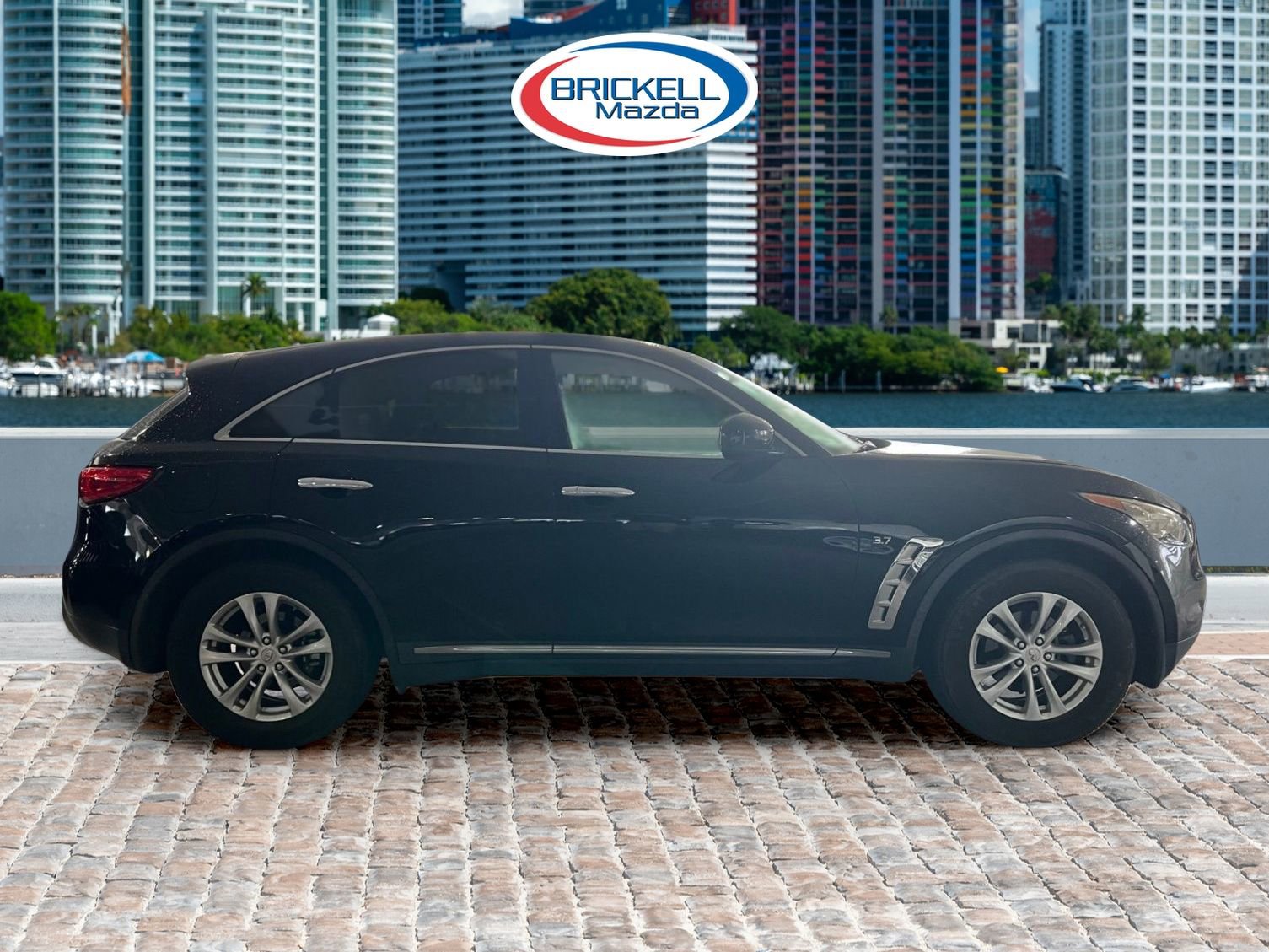 Used 2017 INFINITI QX70 Base image 10