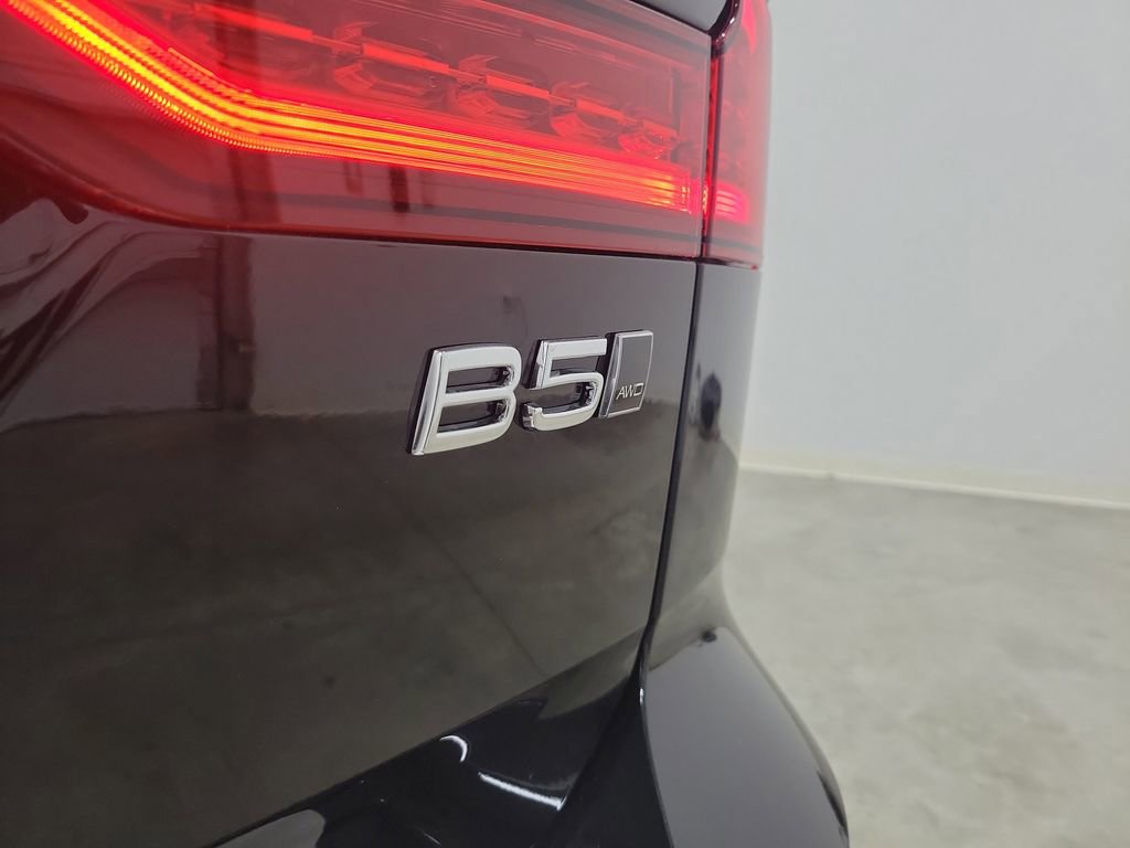 New 2026 Volvo V60 B5 Cross Country Plus w/ Protection Package Premier image 8
