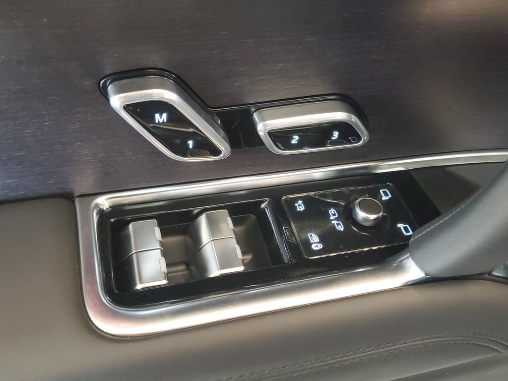 New 2026 Land Rover Range Rover Long Wheelbase SE AWD/4WD image 9