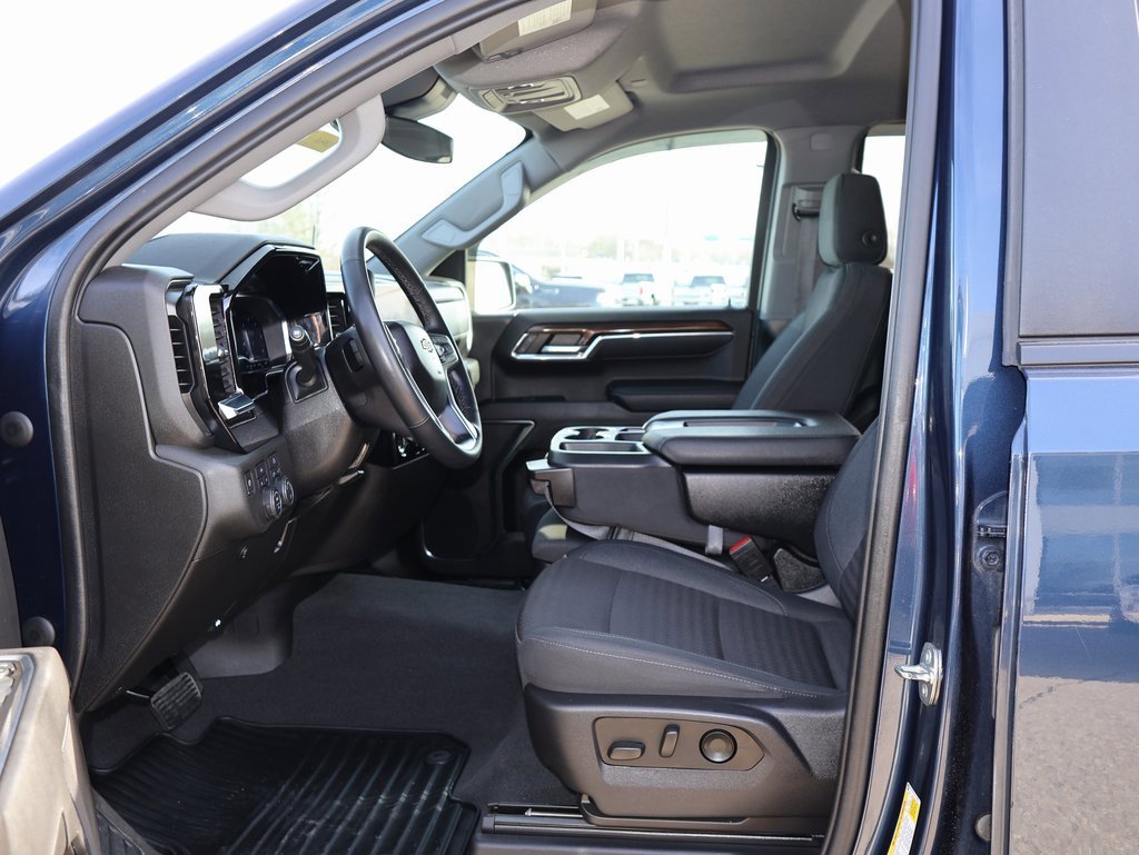 Used 2023 Chevrolet Silverado 1500 LT image 6