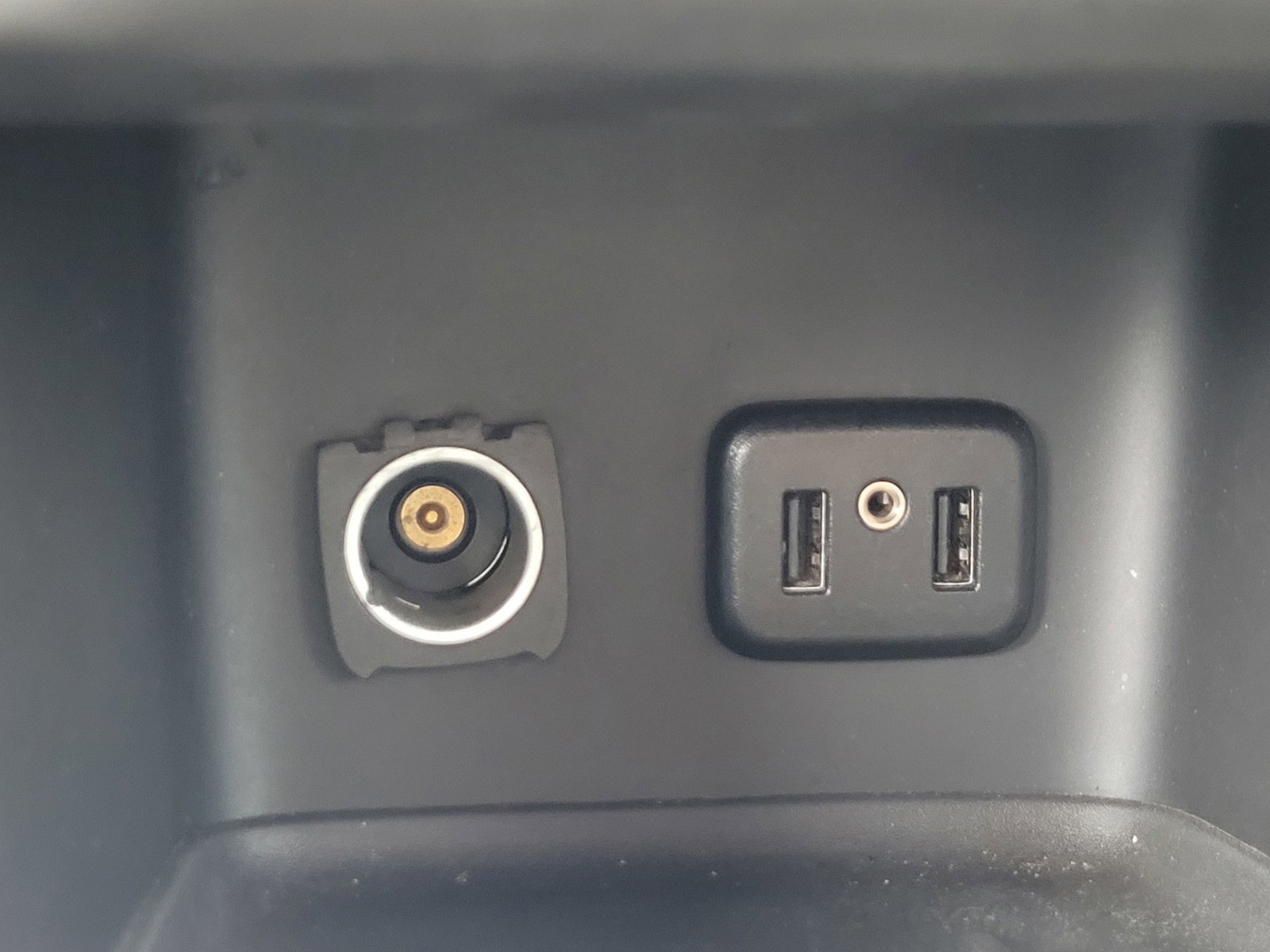 Used 2019 GMC Acadia SLE w/ Driver Alert Package I image 24