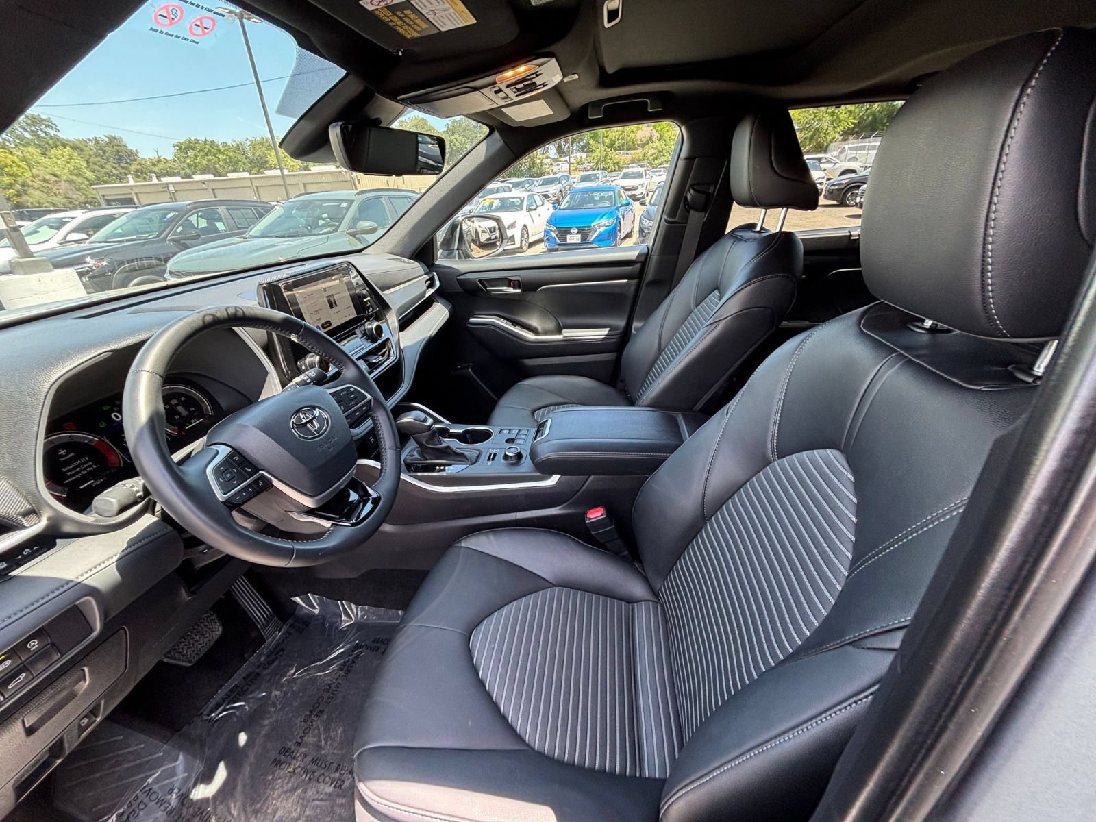 Used 2025 Toyota Highlander XSE AWD/4WD image 49