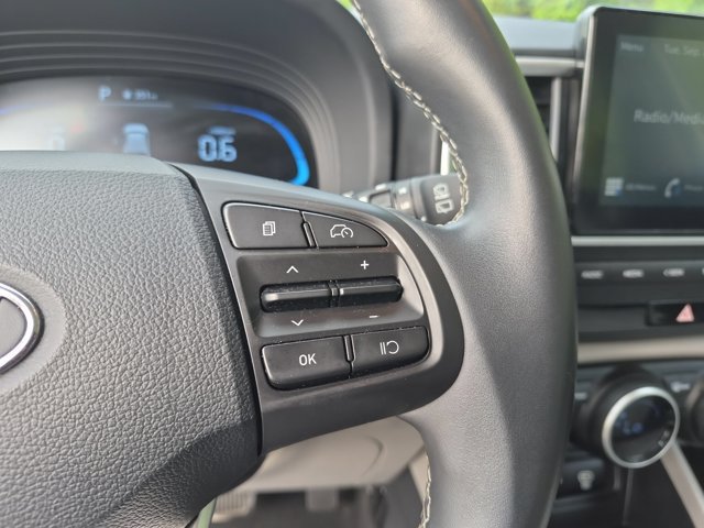 Used 2025 Hyundai Venue SEL FWD image 18
