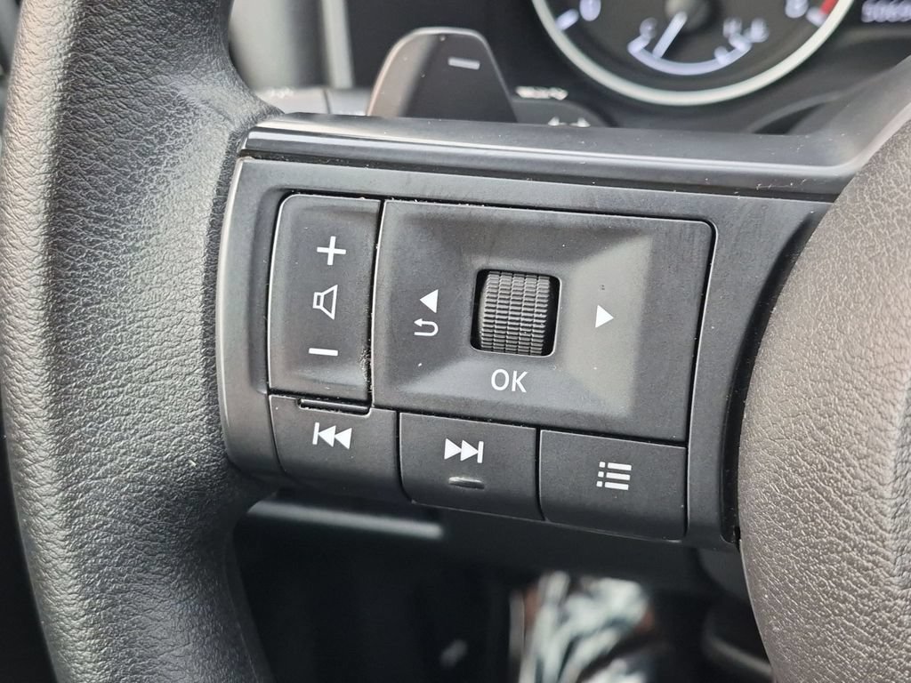 Used 2024 Nissan Rogue S AWD/4WD image 17
