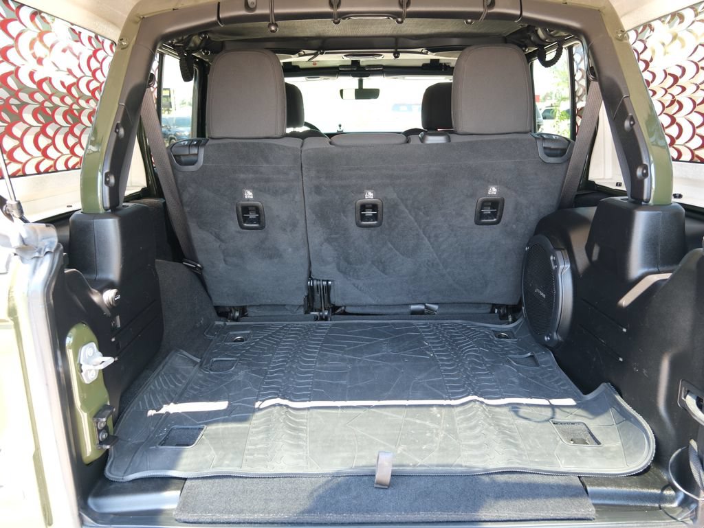 Used 2021 Jeep Wrangler Unlimited Rubicon w/ Dual Top Group AWD/4WD image 34