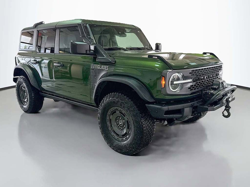 Used 2024 Ford Bronco Everglades image 33