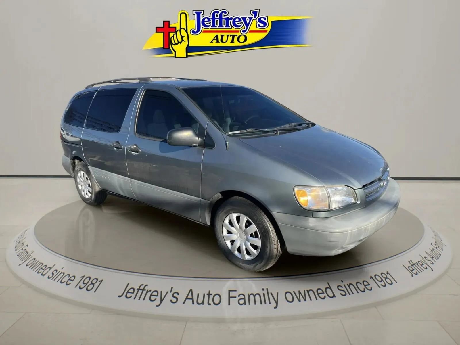 Used 2000 Toyota Sienna LE FWD image 8
