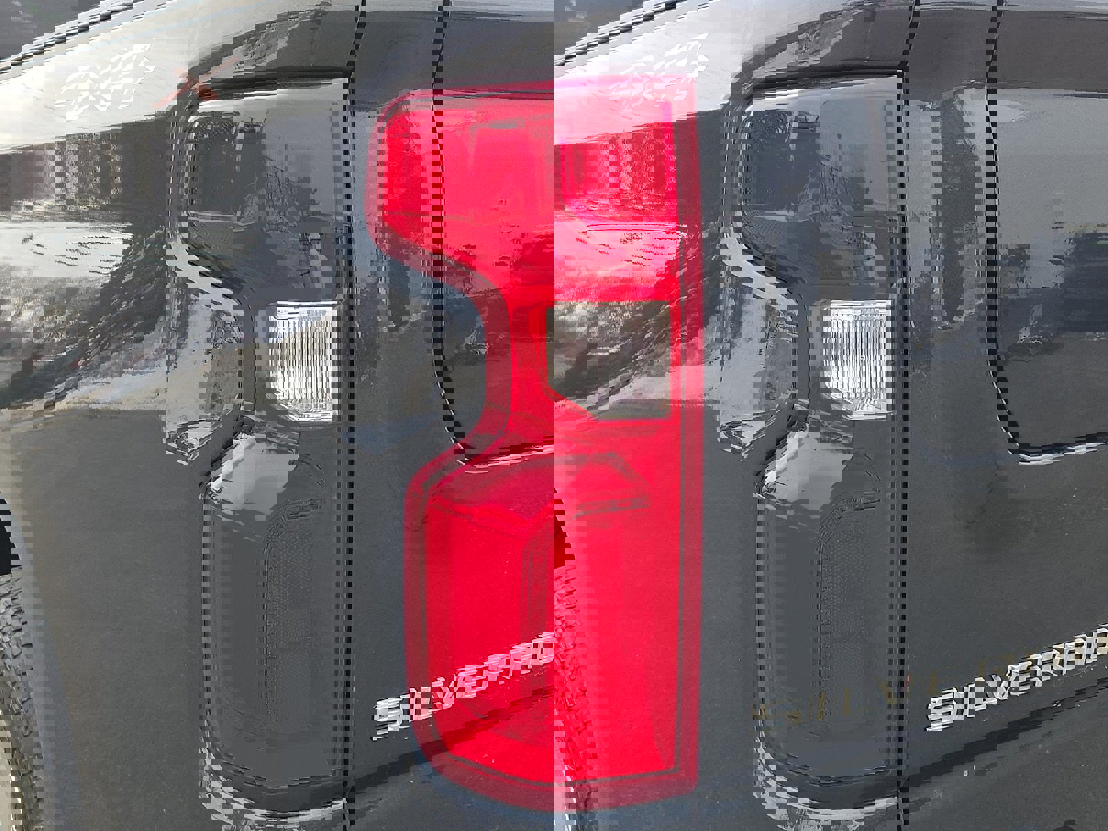 Used 2022 Chevrolet Silverado 1500 LTZ image 8