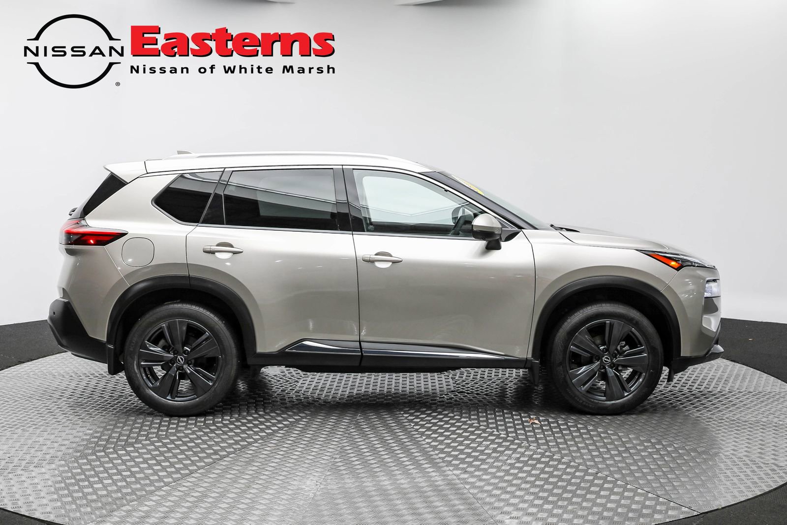 Used 2022 Nissan Rogue SL image 4