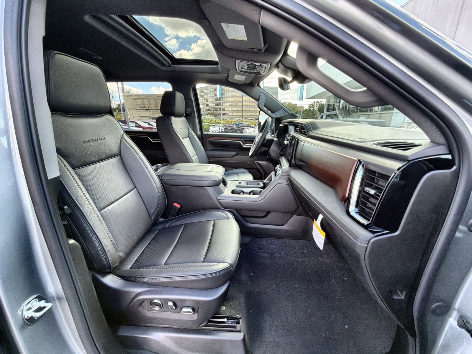 New 2026 GMC Sierra 2500 Denali w/ Denali Reserve Package image 28