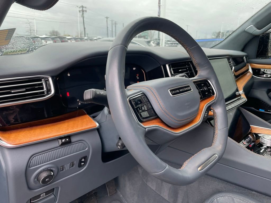 Used 2022 Jeep Grand Wagoneer Series II w/ Convenience Group III AWD/4WD image 9
