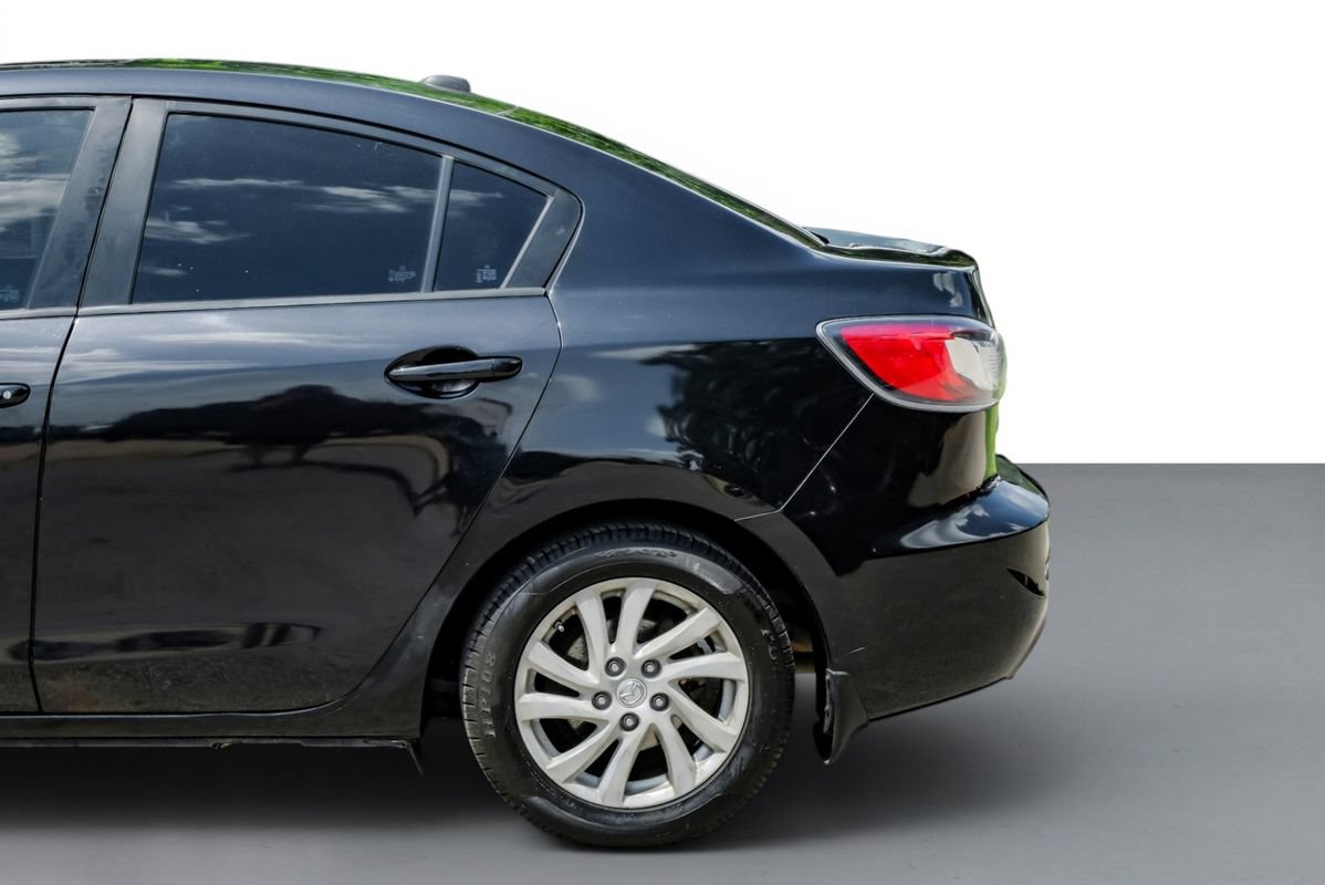 Used 2012 MAZDA MAZDA3 i Grand Touring w/ Tech Pkg FWD image 11