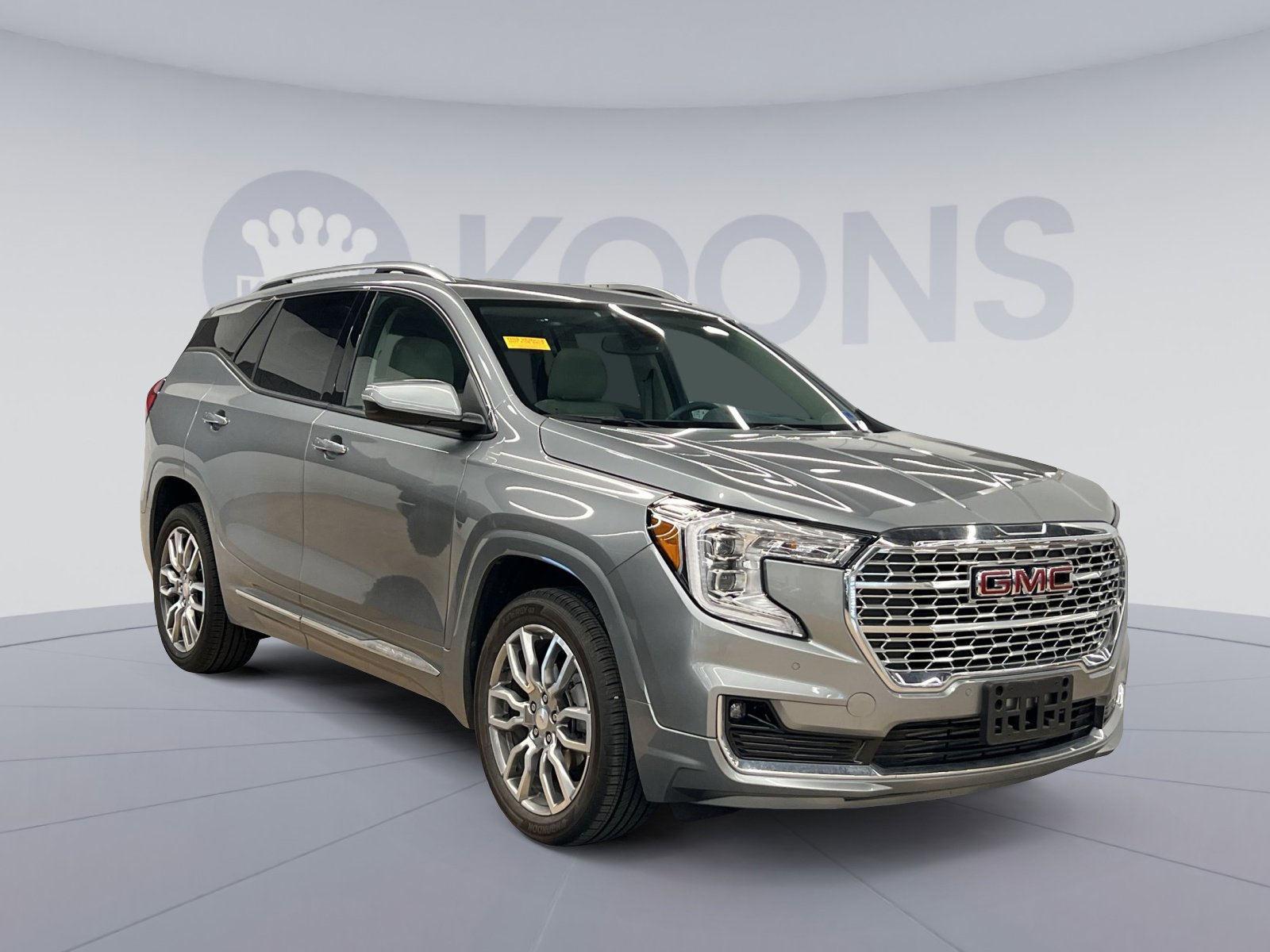 Used 2023 GMC Terrain Denali image 1
