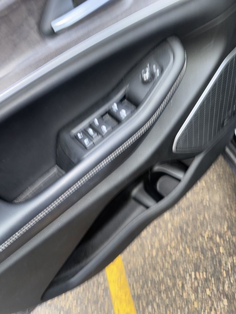 Used 2023 Jeep Grand Cherokee L Limited image 10