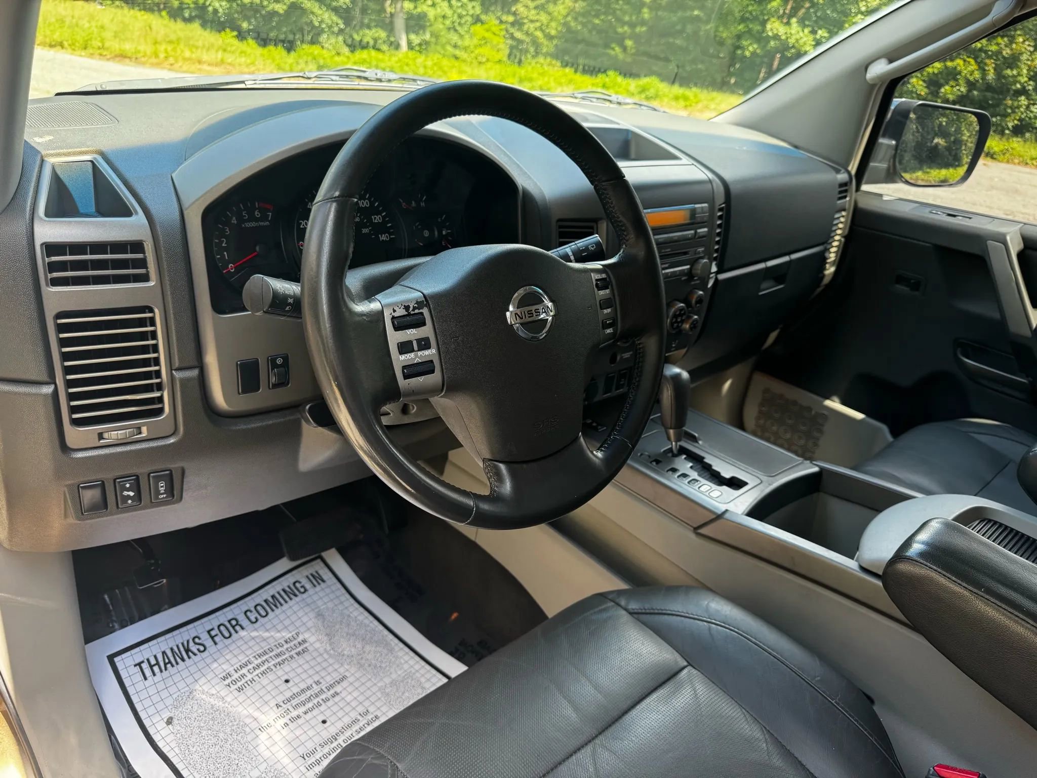 Used 2004 Nissan Armada LE image 12