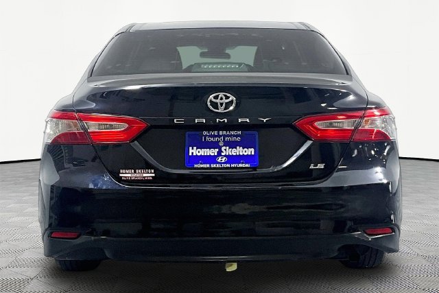 Used 2018 Toyota Camry LE FWD image 5