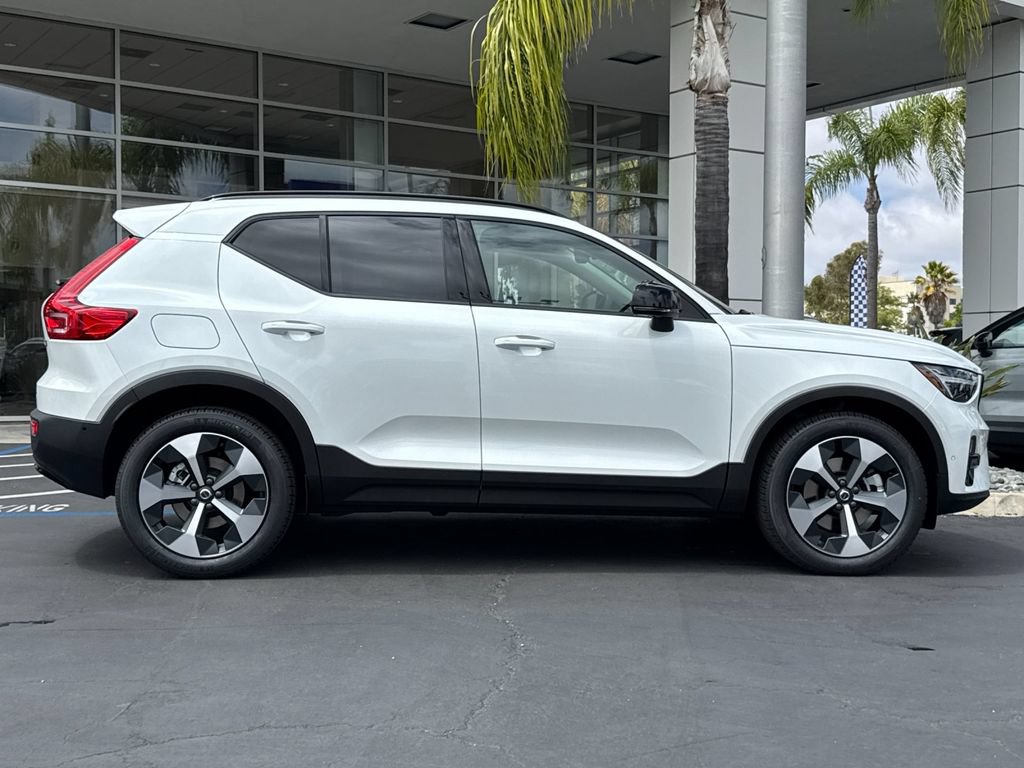 New 2026 Volvo XC40 B5 Plus w/ Protection Package Premier AWD/4WD image 6