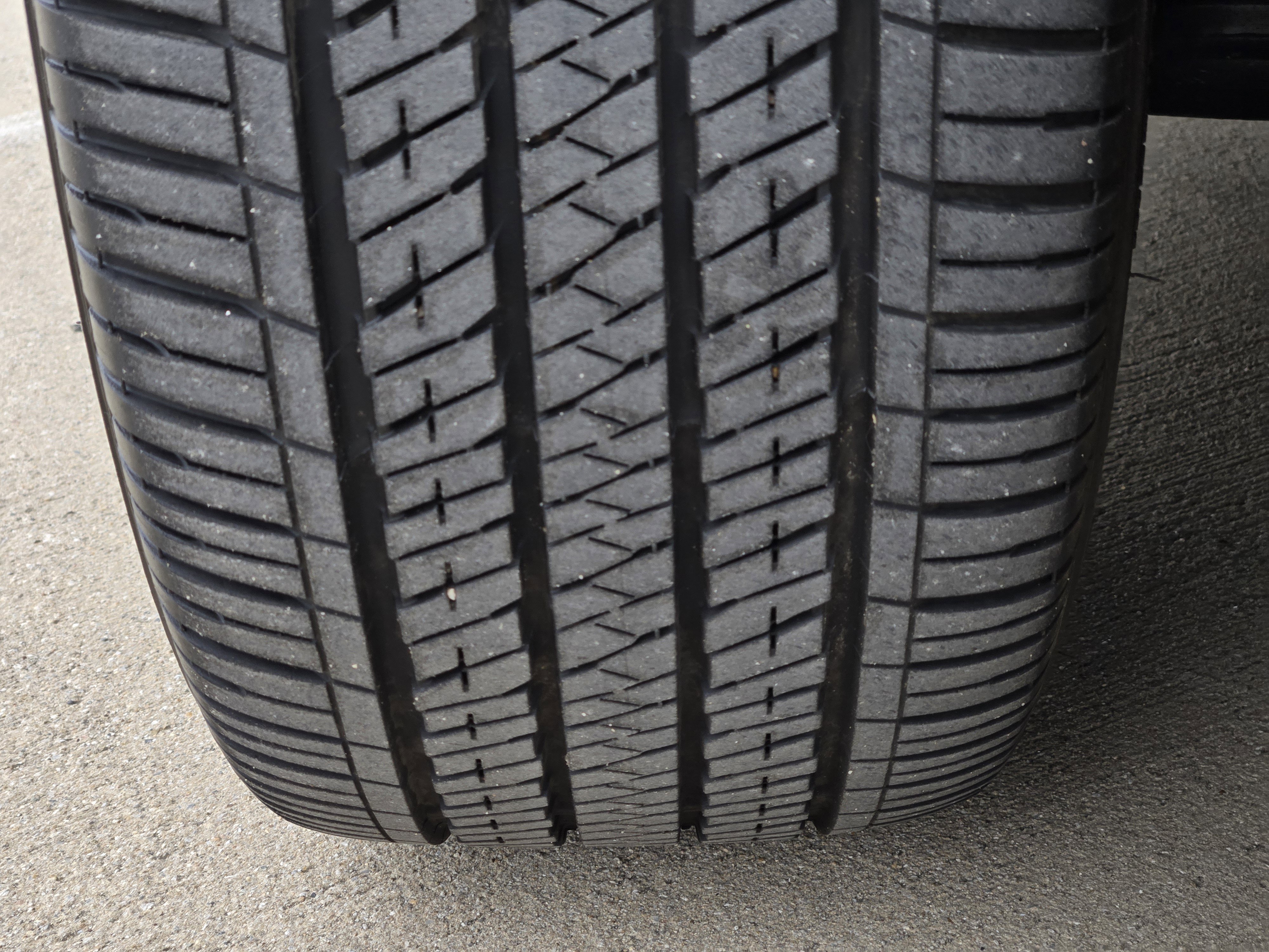 Used 2025 Lexus UX 300h FWD image 13