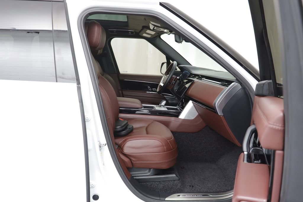 Used 2025 Land Rover Range Rover Autobiography image 22