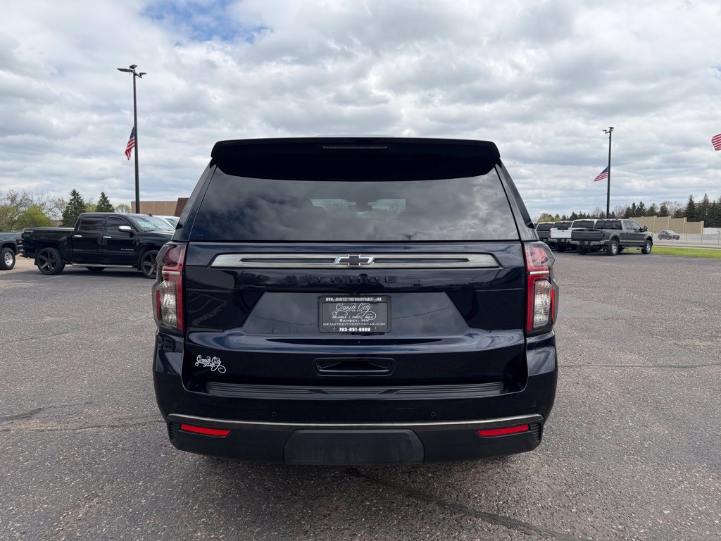 Used 2022 Chevrolet Tahoe Z71 w/ Luxury Package AWD/4WD image 6