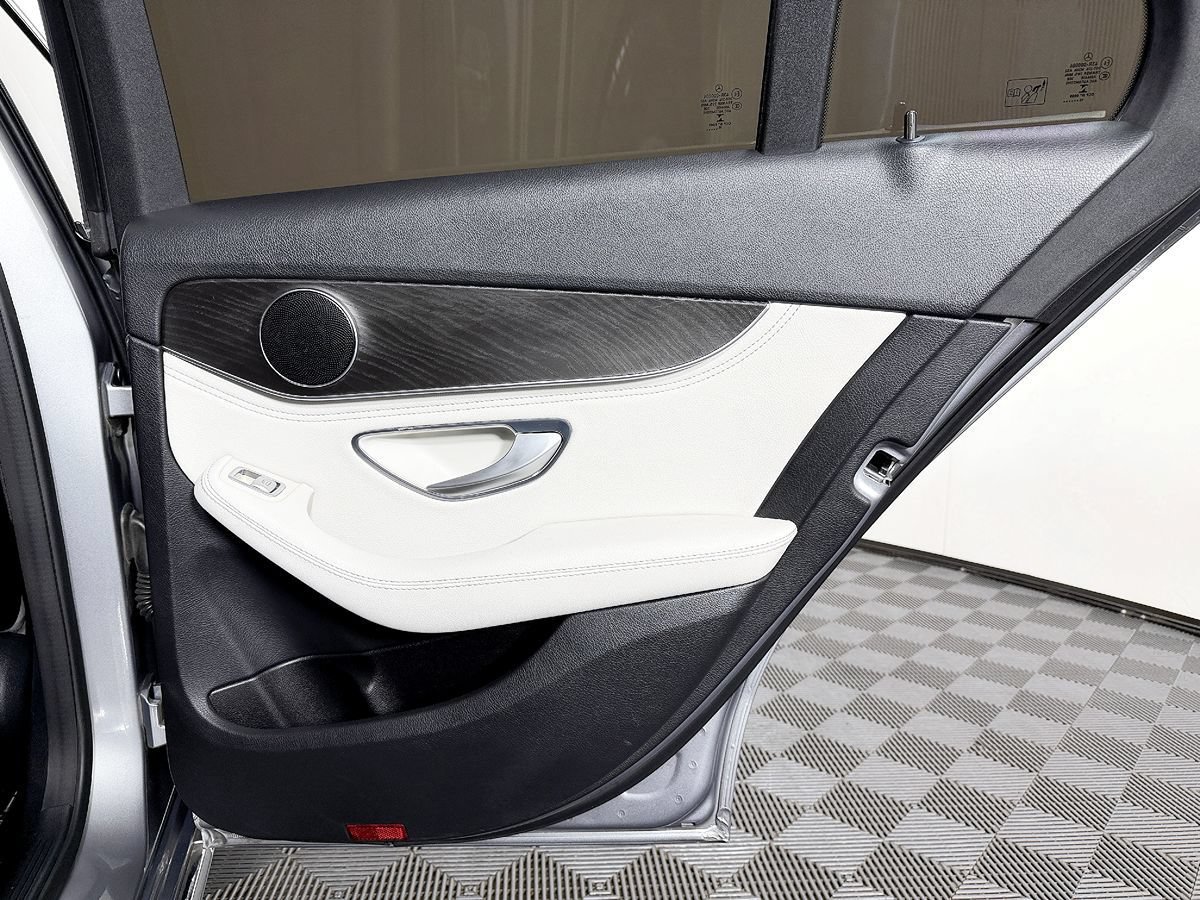 Used 2016 Mercedes-Benz C 300 4MATIC Sedan image 39