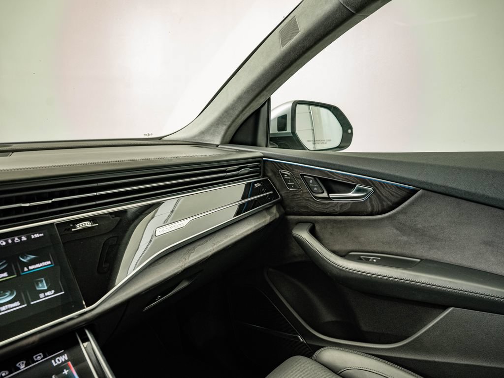 Used 2019 Audi Q8 Prestige AWD/4WD image 28