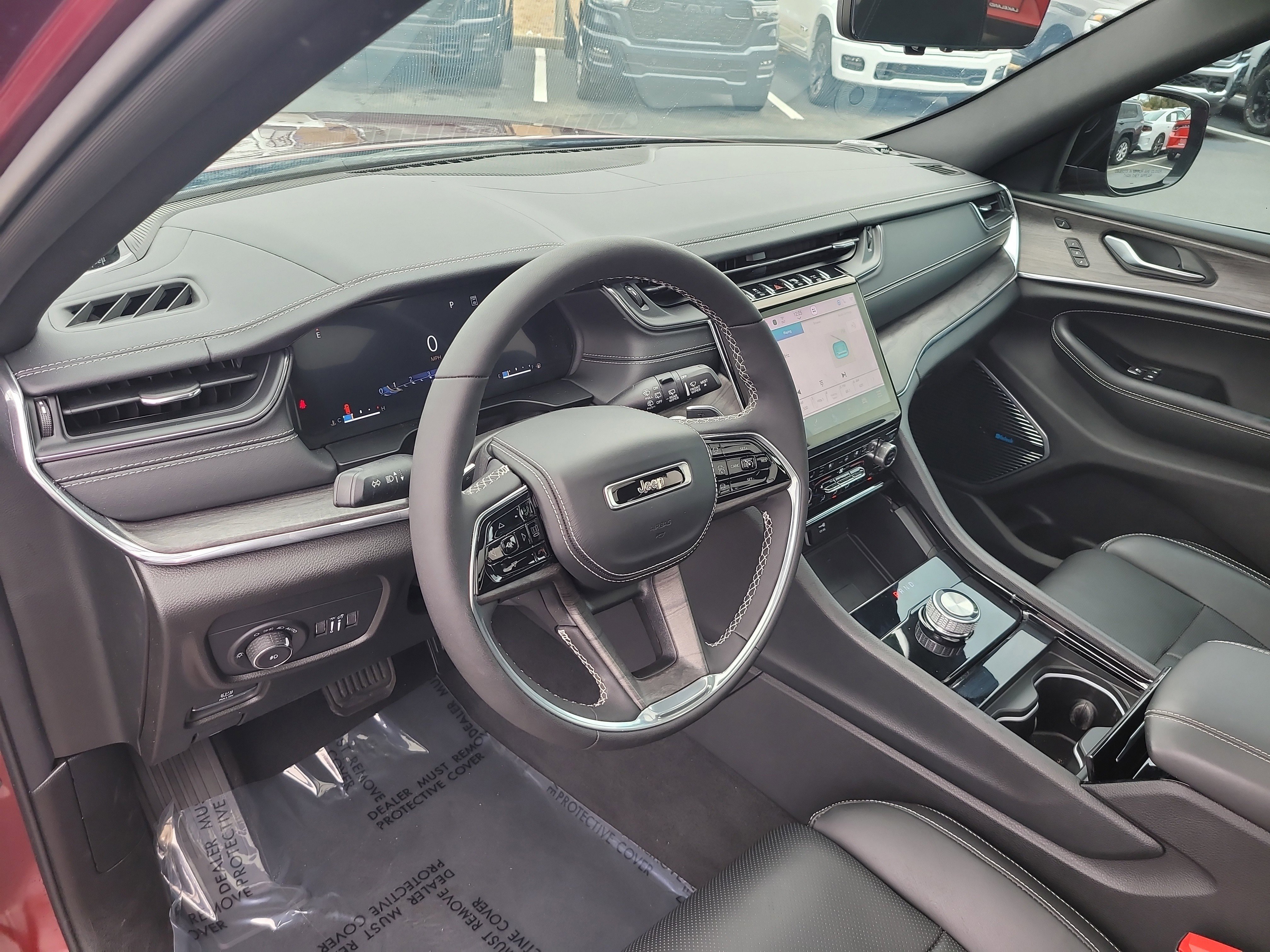 Used 2023 Jeep Grand Cherokee Overland w/ Luxury Tech Group IV image 21