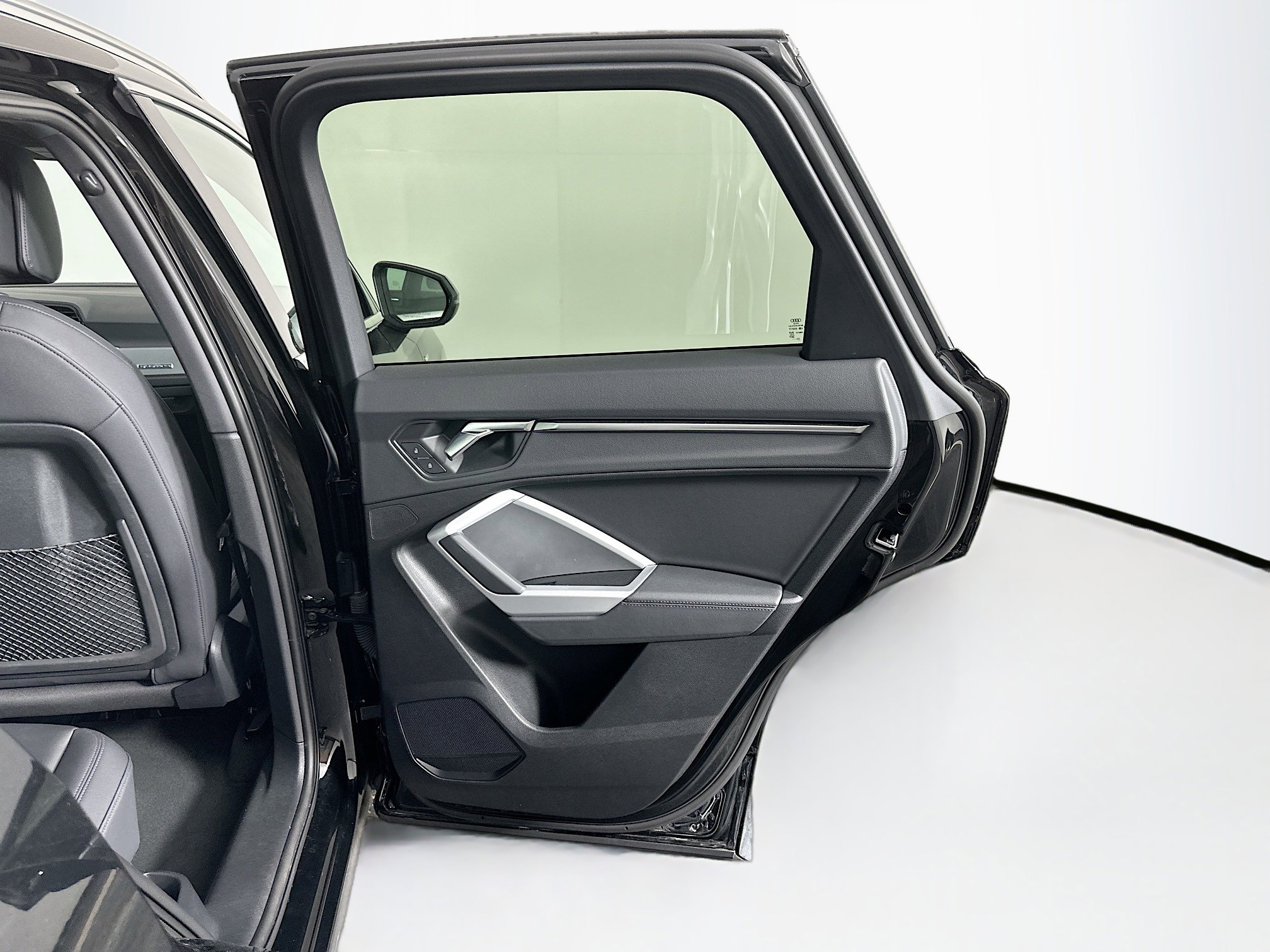 Used 2024 Audi Q3 2.0T Premium image 30