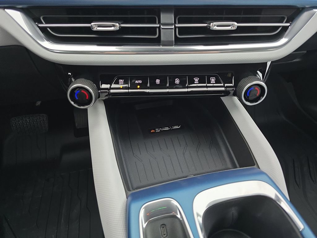 New 2026 Chevrolet Equinox EV LT w/ Convenience Package II image 17