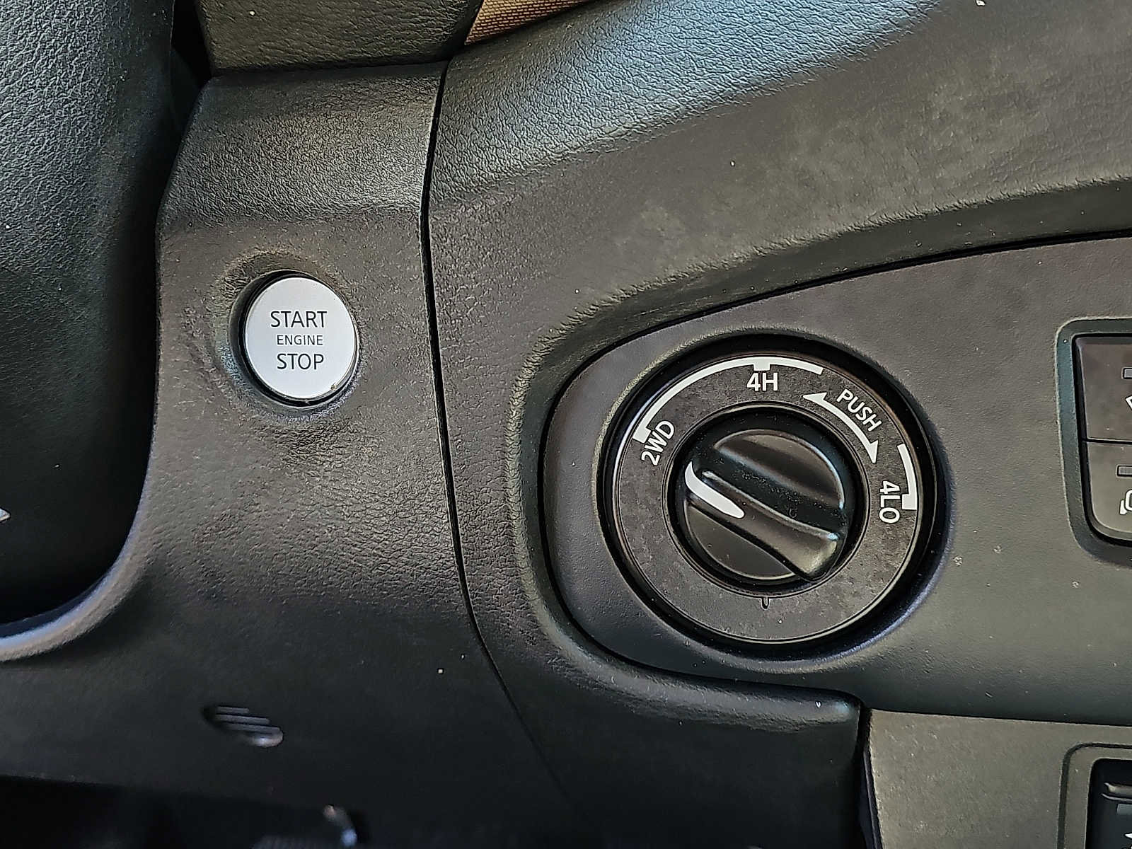 Used 2022 Nissan Frontier SV image 23