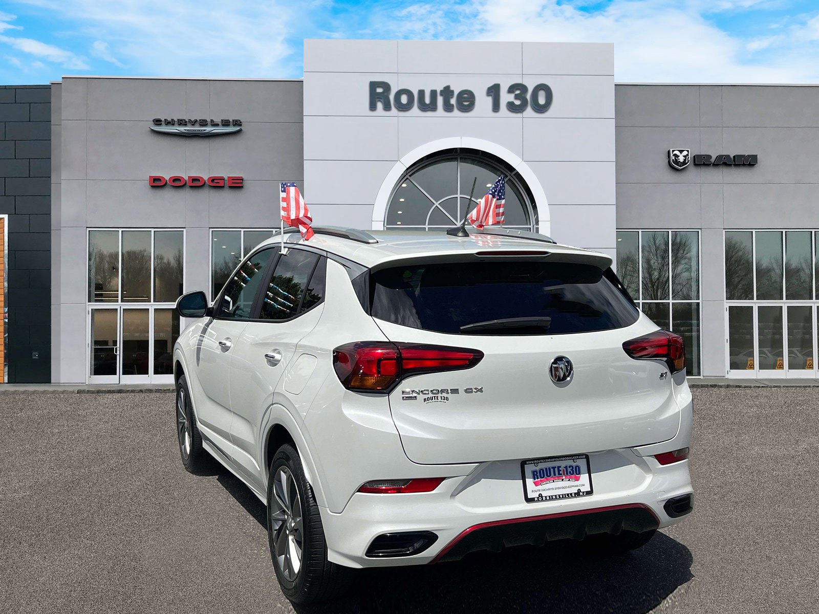 Used 2022 Buick Encore GX Select w/ Sport Touring Package AWD/4WD image 3