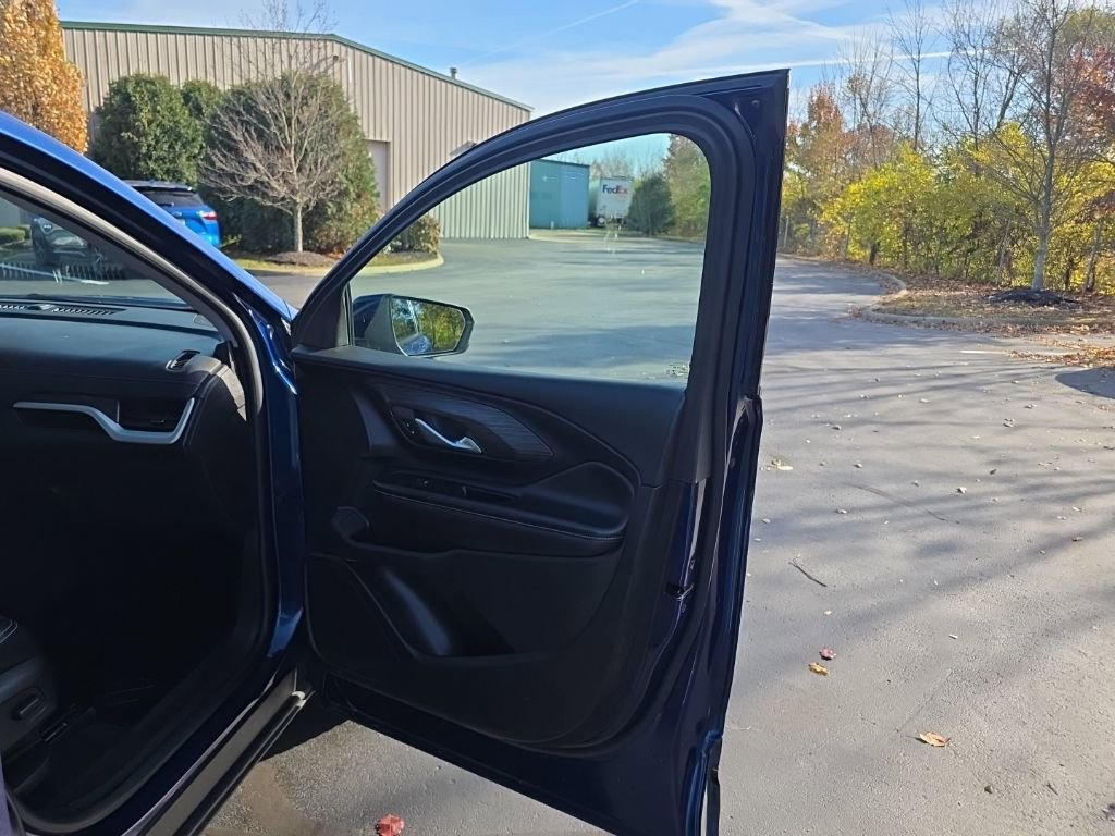 Used 2022 GMC Terrain SLT image 45