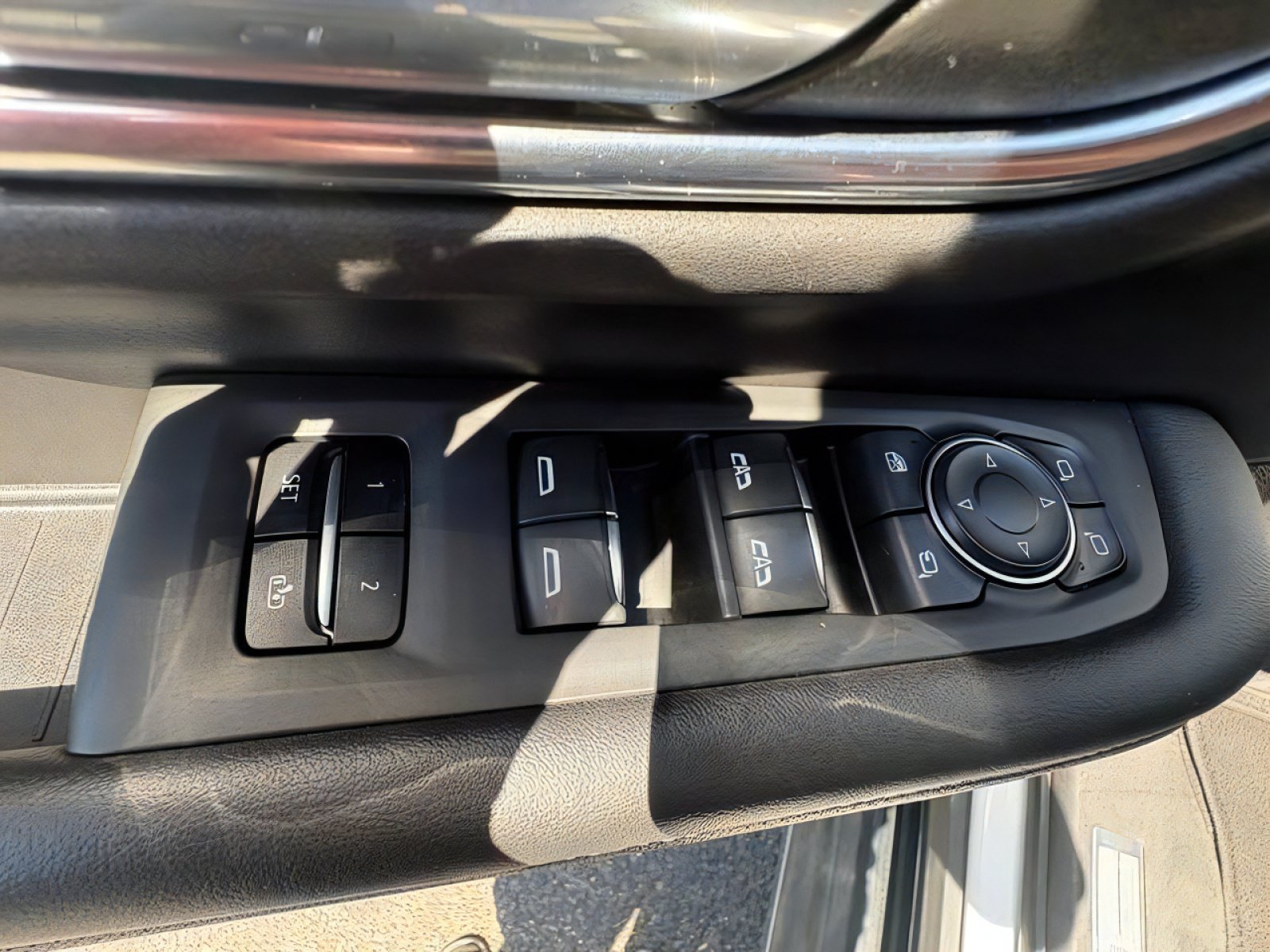 Used 2023 Chevrolet Suburban Premier AWD/4WD image 17