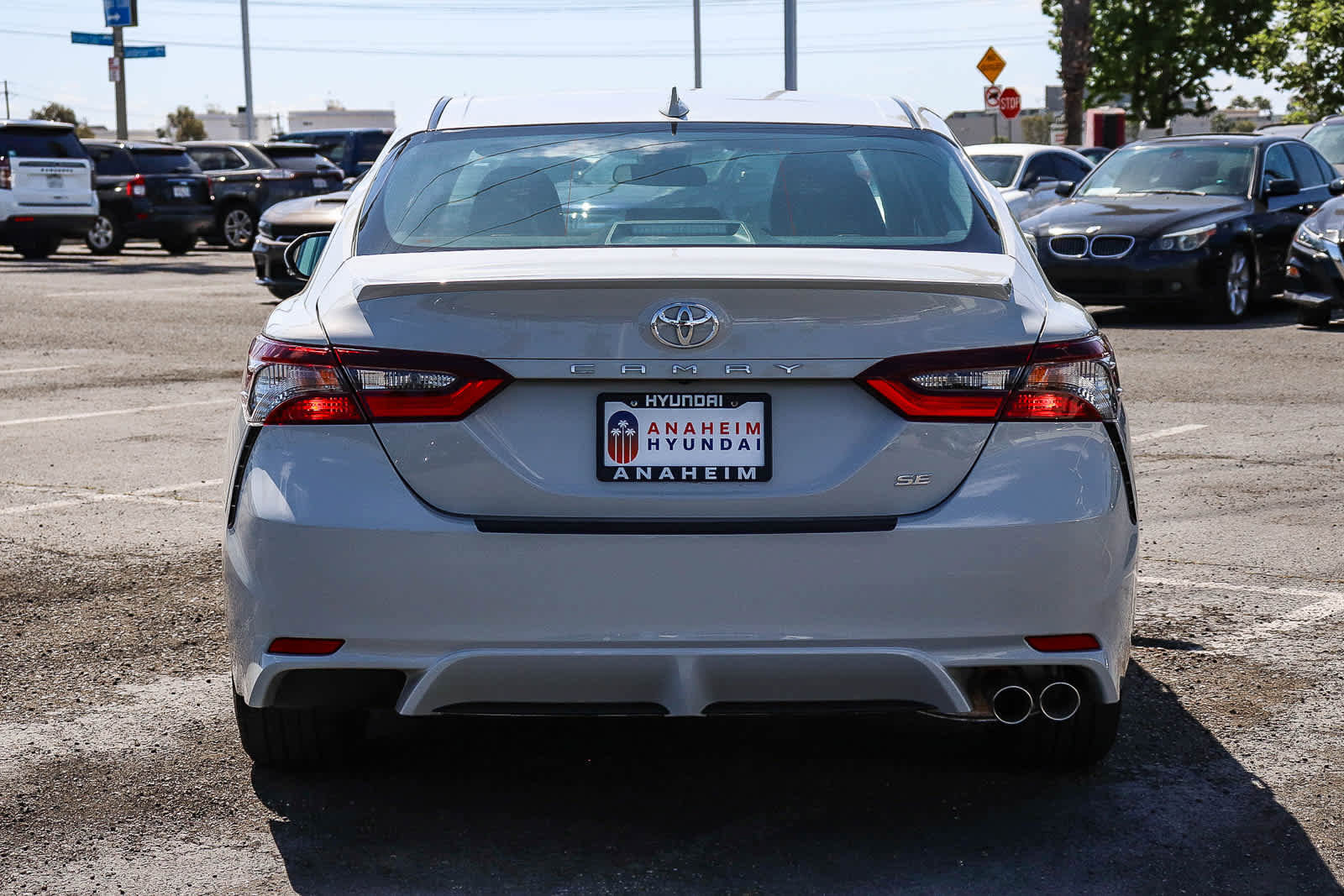 Used 2024 Toyota Camry SE FWD image 7