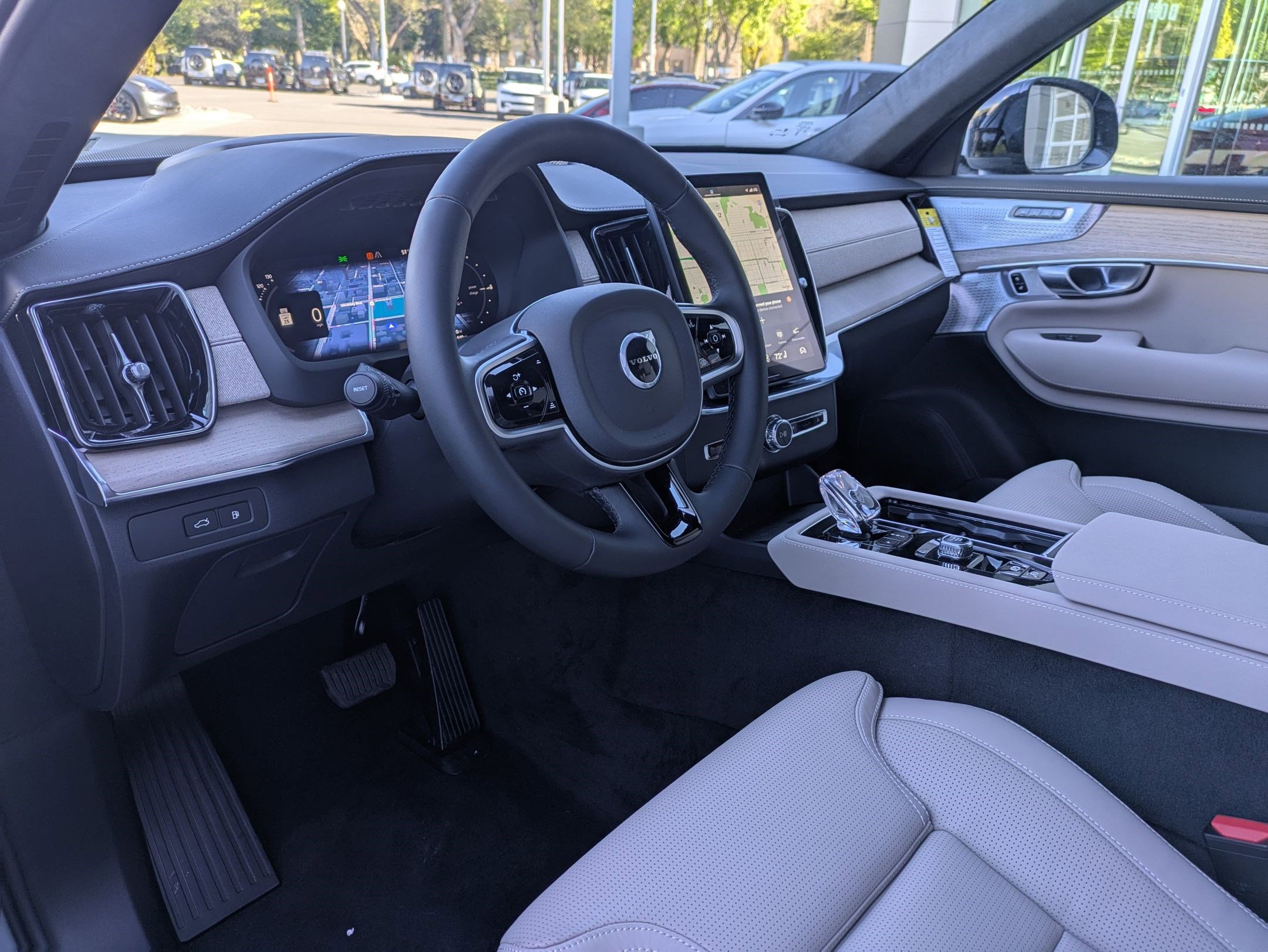 New 2026 Volvo XC90 T8 Ultra w/ Lounge Package AWD/4WD image 10