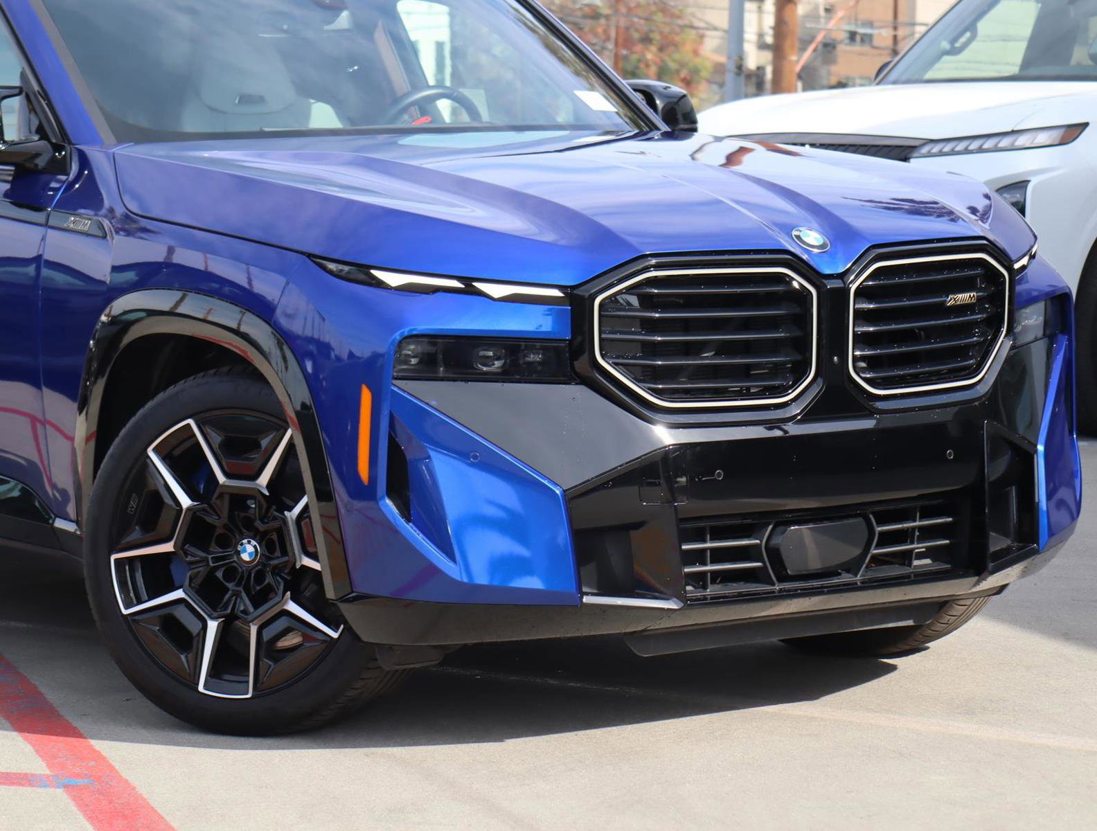 Used 2023 BMW XM image 2