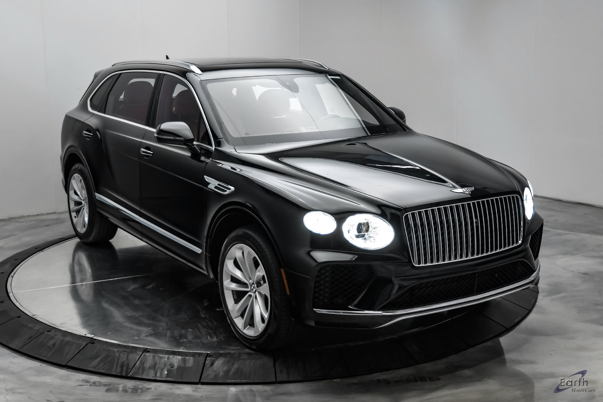 Used 2023 Bentley Bentayga Extended Wheelbase AWD/4WD image 22