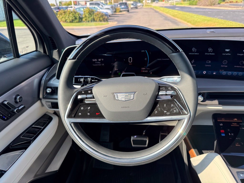 New 2027 Cadillac Vistiq Sport w/ LPO, Floor Liner Package AWD/4WD image 19